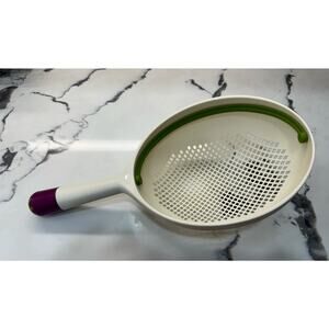 Chef'n Wash 'n Toss Sweeper Colander Strainer